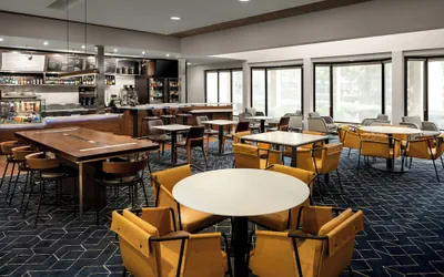 Photo 3 - Courtyard by Marriott Portland Beaverton