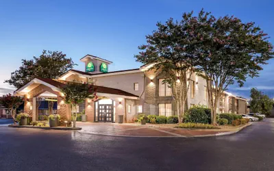 Photo 2 - La Quinta Inn by Wyndham Huntsville Research Park
