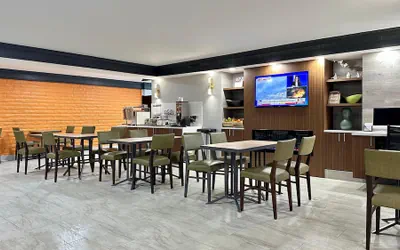Photo 5 - La Quinta Inn by Wyndham Huntsville Research Park