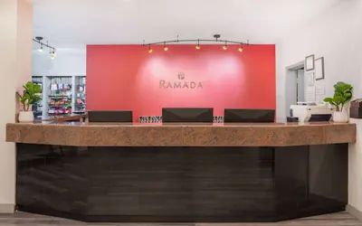 Photo 3 - Ramada by Wyndham Bakersfield North