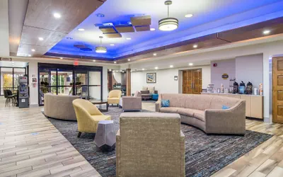 Photo 4 - Comfort Inn & Suites Pittsburgh Fox Chapel