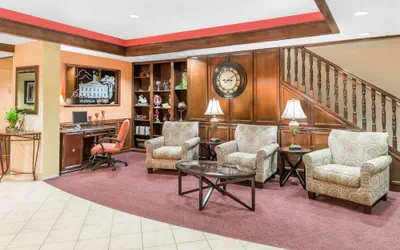 Photo 2 - Ramada by Wyndham Vandalia