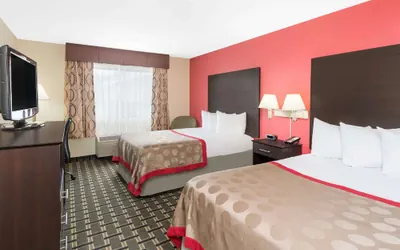 Photo 4 - Ramada by Wyndham Vandalia