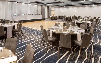 Photo 3 - Delta Hotels by Marriott Minneapolis Northeast