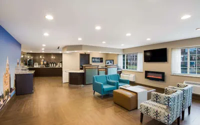 Photo 3 - Clarion Pointe Downtown