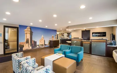 Photo 4 - Clarion Pointe Downtown
