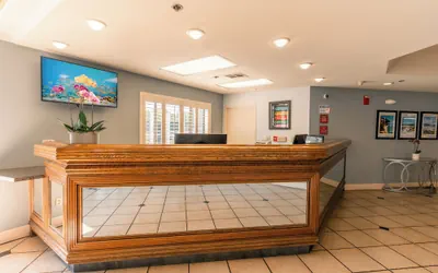 Photo 3 - Governors Inn Hotel