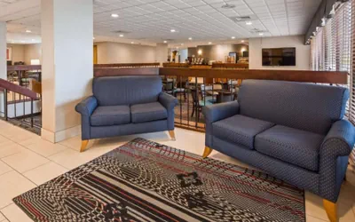 Photo 4 - Days Inn by Wyndham Englewood Dayton Airport