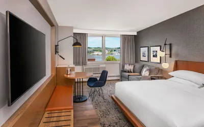 Photo 5 - Sheraton Portsmouth Harborside Hotel