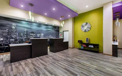 Photo 5 - La Quinta Inn & Suites by Wyndham Pomona