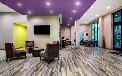 Photo 3 - La Quinta Inn & Suites by Wyndham Pomona