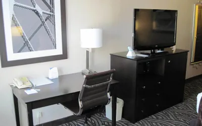 Photo 3 - Kingston Regency Inn