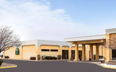La Quinta Inn by Wyndham Davenport & Conference Center