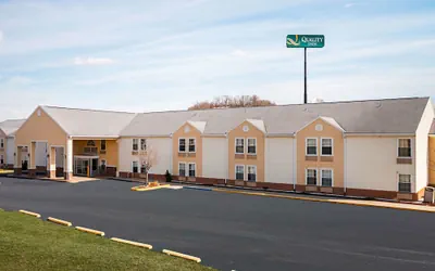 Photo 2 - Quality Inn Fairmont