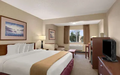 Photo 5 - Baymont by Wyndham Golden/Red Rocks