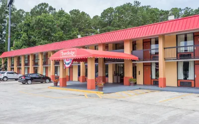 Photo 2 - Travelodge by Wyndham Savannah Area/Richmond Hill