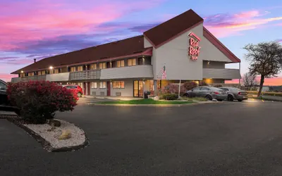 Photo 2 - Red Roof Inn Cleveland - Independence