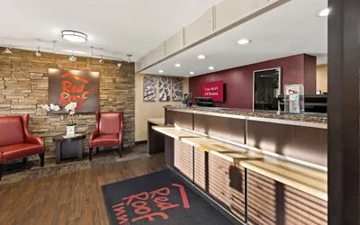 Photo 3 - Red Roof Inn Cleveland - Independence
