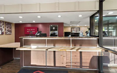 Photo 4 - Red Roof Inn Cleveland - Independence