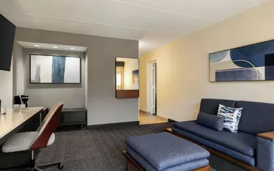Photo 2 - Courtyard by Marriott Atlanta Northlake
