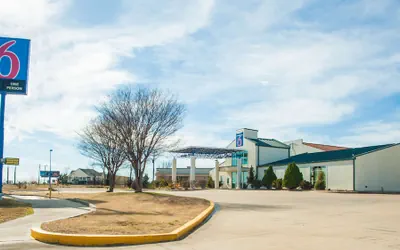 Photo 2 - Motel 6 Corsicana, TX