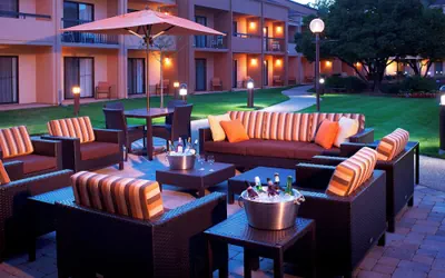 Photo 2 - Courtyard by Marriott Chicago Arlington Heights / South