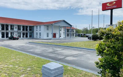 Photo 2 - Econo Lodge Crystal Coast