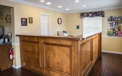 Photo 4 - Econo Lodge Crystal Coast