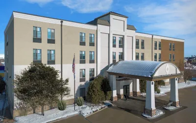 Holiday Inn Express Fargo-West Acres by IHG