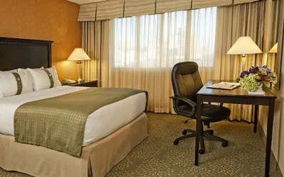 Photo 4 - Holiday Inn Alexandria at Carlyle by IHG