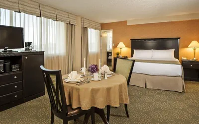 Photo 3 - Holiday Inn Alexandria at Carlyle by IHG