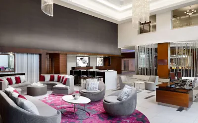 Photo 5 - Hilton Woodland Hills / Los Angeles