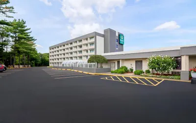 Photo 2 - Quality Inn West Springfield