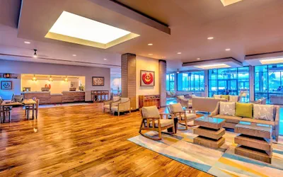 Photo 3 - Hilo Hawaiian Hotel, Trademark Collection by Wyndham