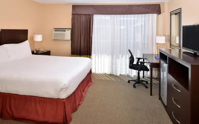 Photo 4 - Dana Point Marina Inn