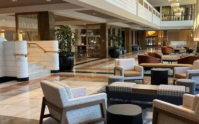 Photo 4 - DoubleTree by Hilton New York LaGuardia Airport