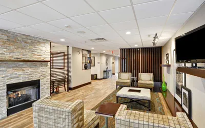 Photo 3 - Hampton Inn Hendersonville