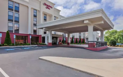 Photo 2 - Hampton Inn Hendersonville