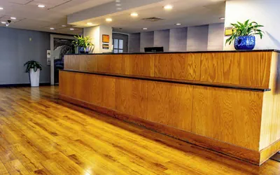 Photo 5 - La Quinta Inn & Suites by Wyndham Sarasota Downtown
