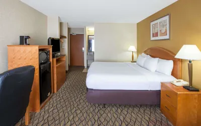 Photo 4 - Americas Best Value Inn Canton
