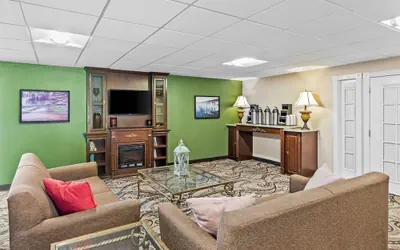 Photo 4 - Rodeway Inn