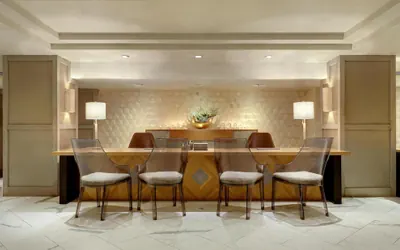 Photo 4 - The Huntley Hotel