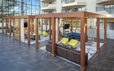 Photo 5 - DoubleTree by Hilton Hotel Newark Airport
