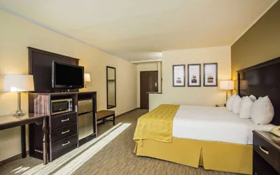 Photo 4 - AmericInn by Wyndham Janesville