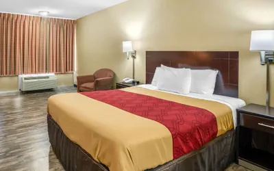 Photo 5 - Econo Lodge Rolla I-44 Exit 184 Near Missouri University of Science and Technology