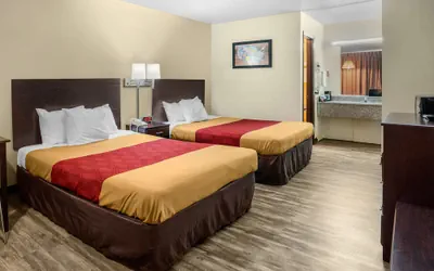 Photo 2 - Econo Lodge Rolla I-44 Exit 184 Near Missouri University of Science and Technology