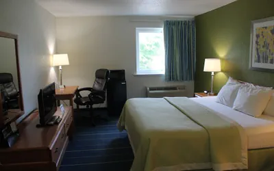 Photo 4 - Days Inn & Suites by Wyndham Bridgeport - Clarksburg