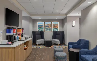 Photo 3 - Hampton Inn Washington-Dulles Int'l Airport South
