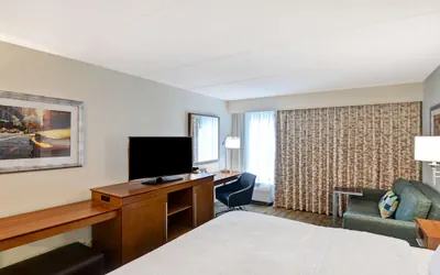 Photo 4 - Hampton Inn Albany-Wolf Road (Airport)