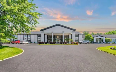 Photo 2 - Days Inn by Wyndham Erie